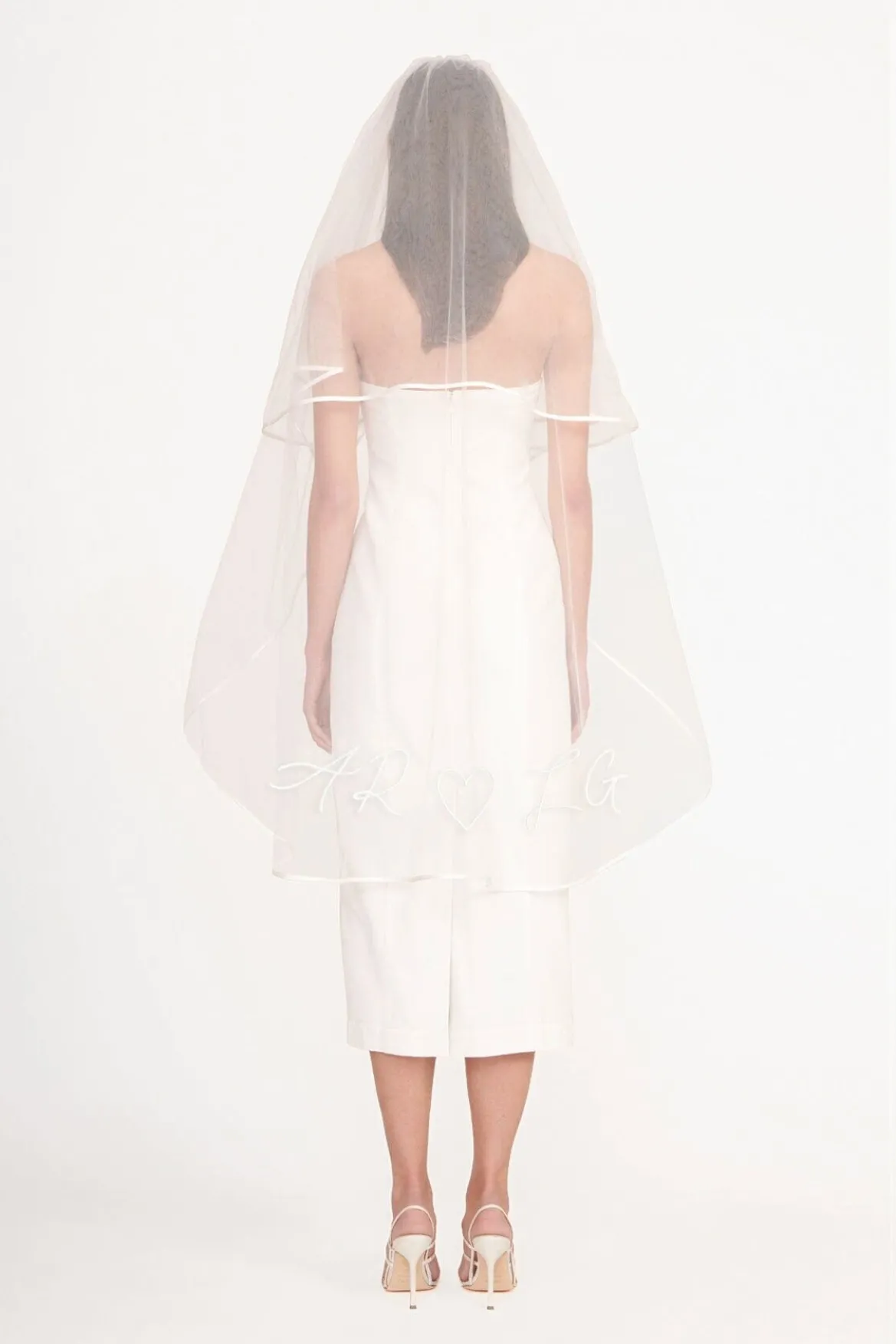 CUSTOM EMBROIDERED INITIALS VEIL